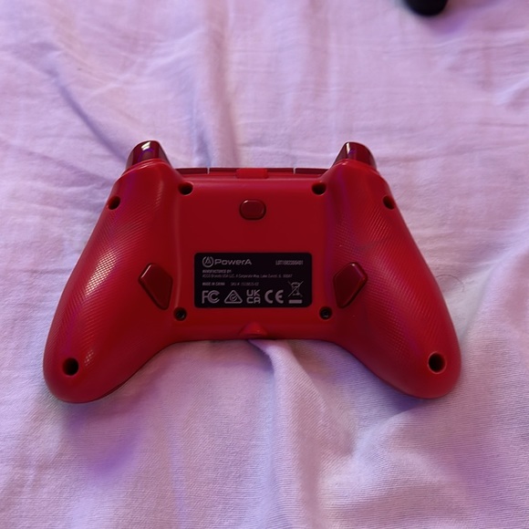 Red Xbox controller requires android wire for use I can provide if needed js lmk - Picture 2 of 4
